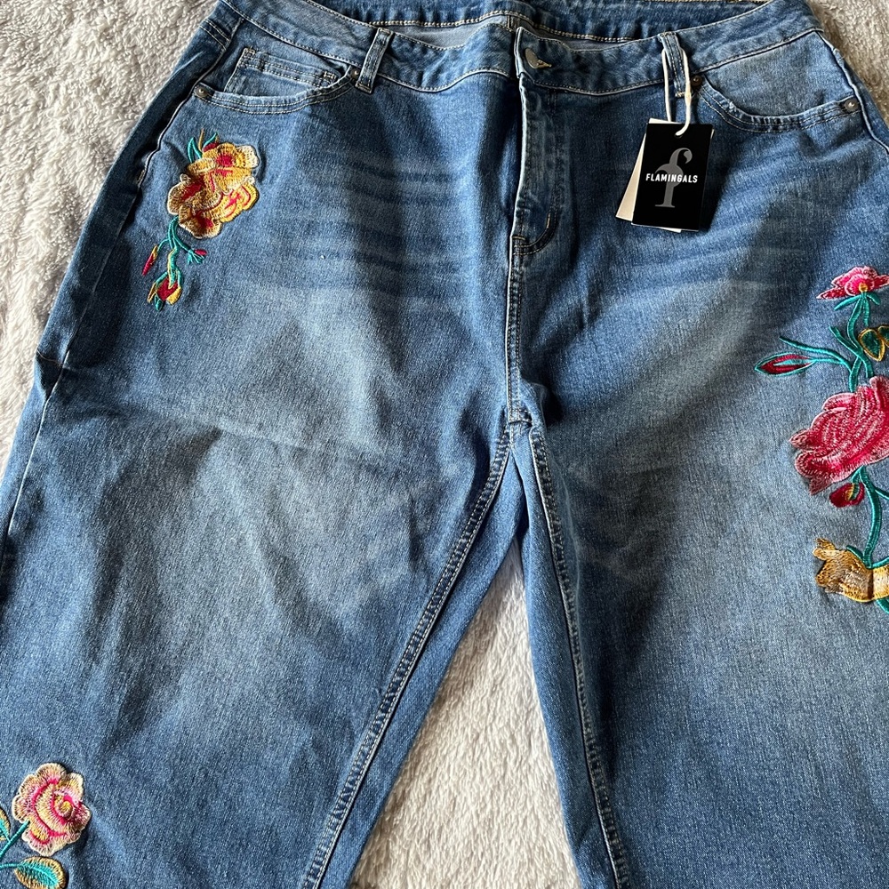 Flamingals Light Blue Embroidered Women's Capri Jeans 4x•18-20